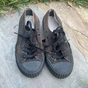 Woman’s size 7 PF Flyers